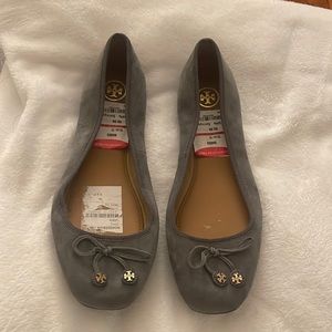 Tory Burch Gray Suede Flats in Size 10 - Brand New